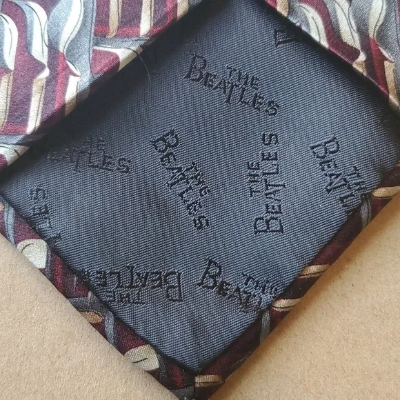 Beatles Birthday silk tie Apple Corp Llc. Maroon & Gray one size - Picture 2 of 8